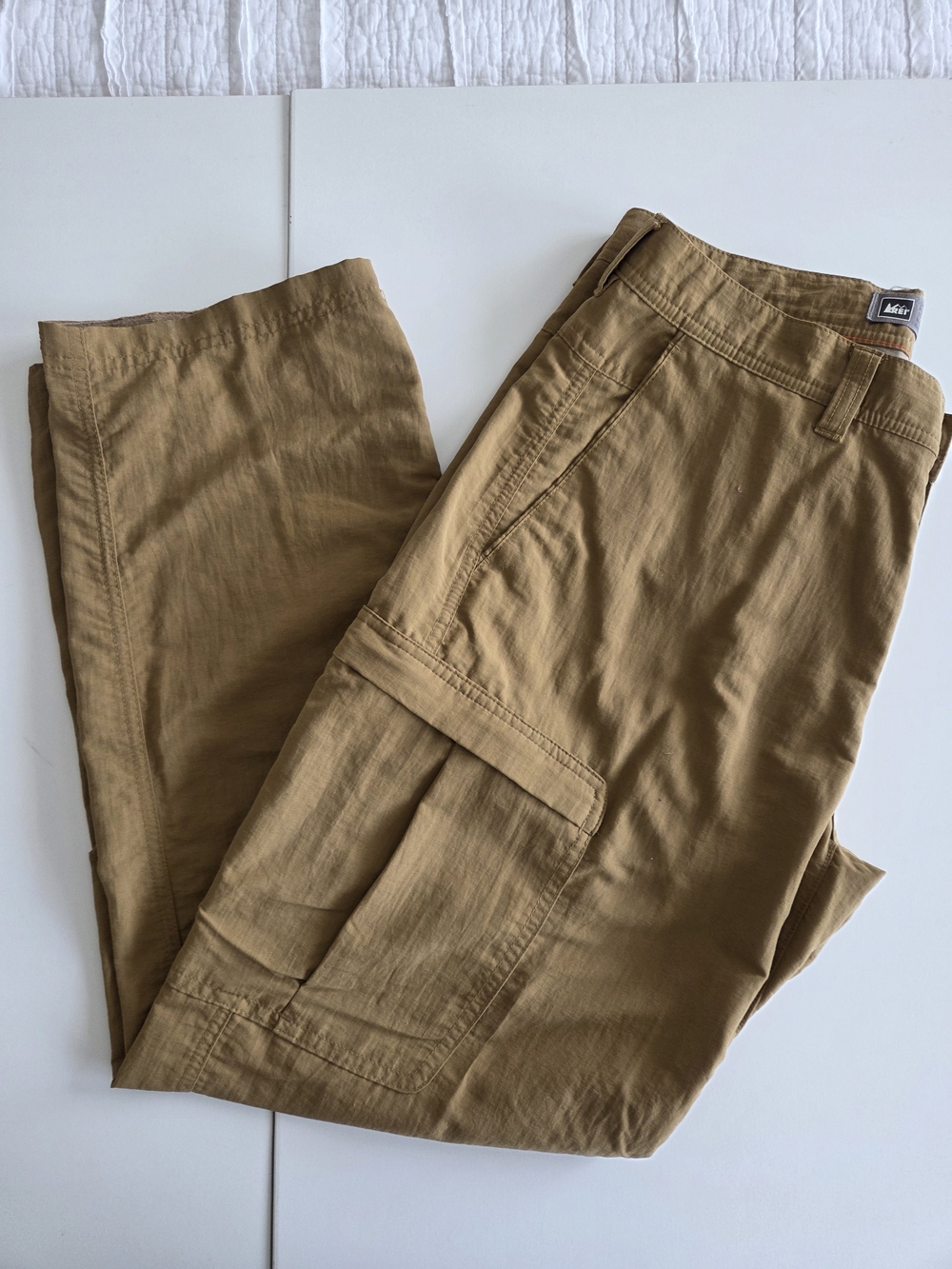 REI Cargo Pants Mens 32x30 Tan Sahara Nylon Hiking Outdoor Rn#37249